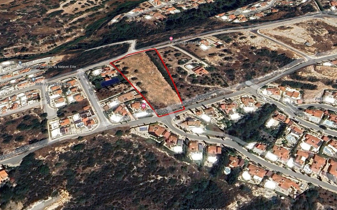 Terreno en Pafos, Chipre, 7 358 m² - imagen 1