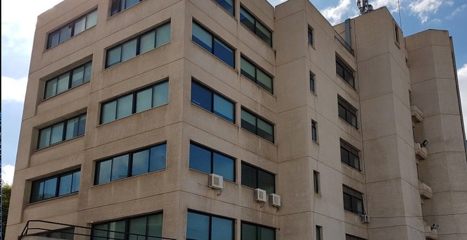 Ufficio a Nicosia, Cipro, 1 631 m² - foto 1
