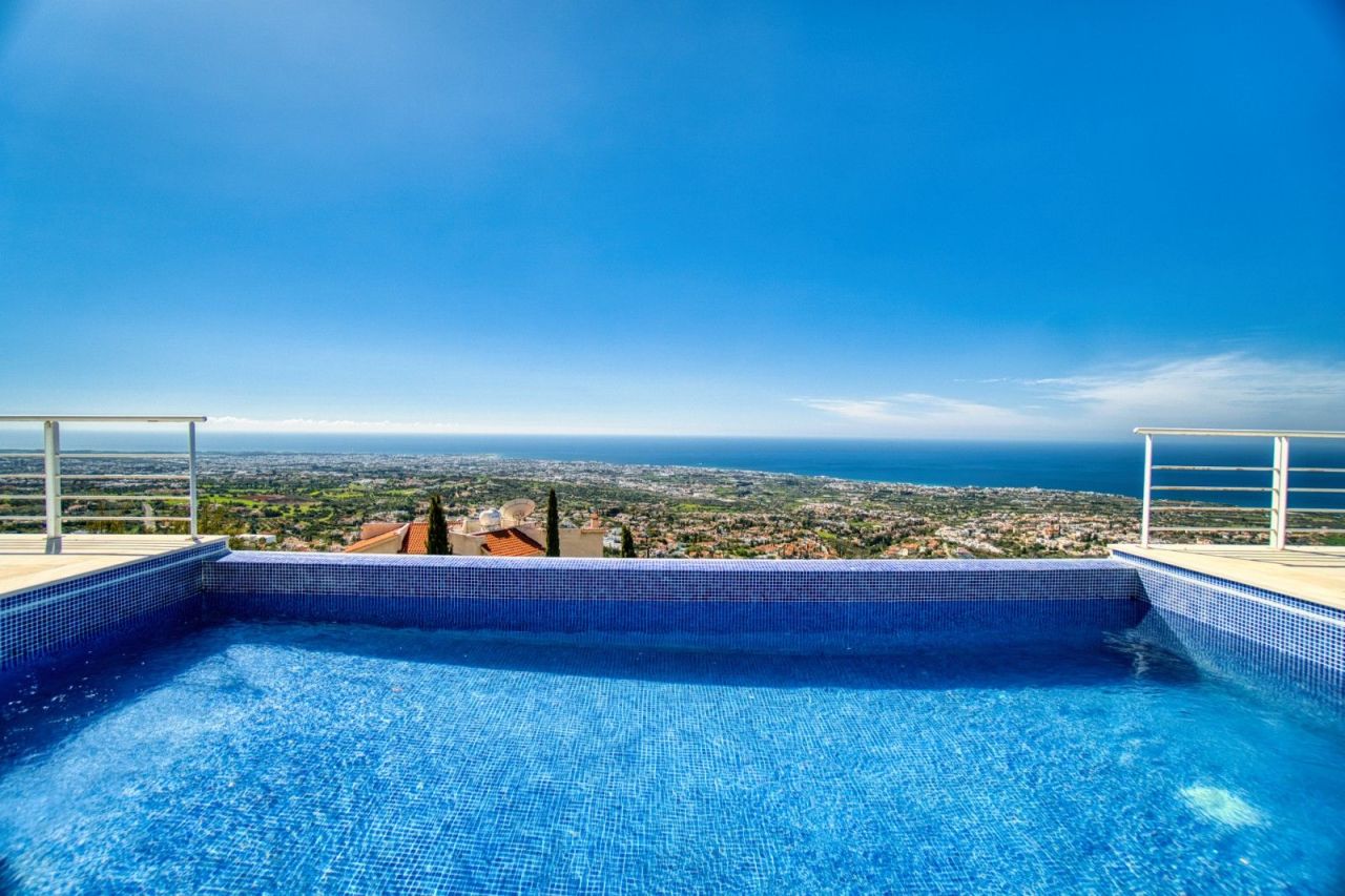Villa in Paphos, Cyprus - picture 1
