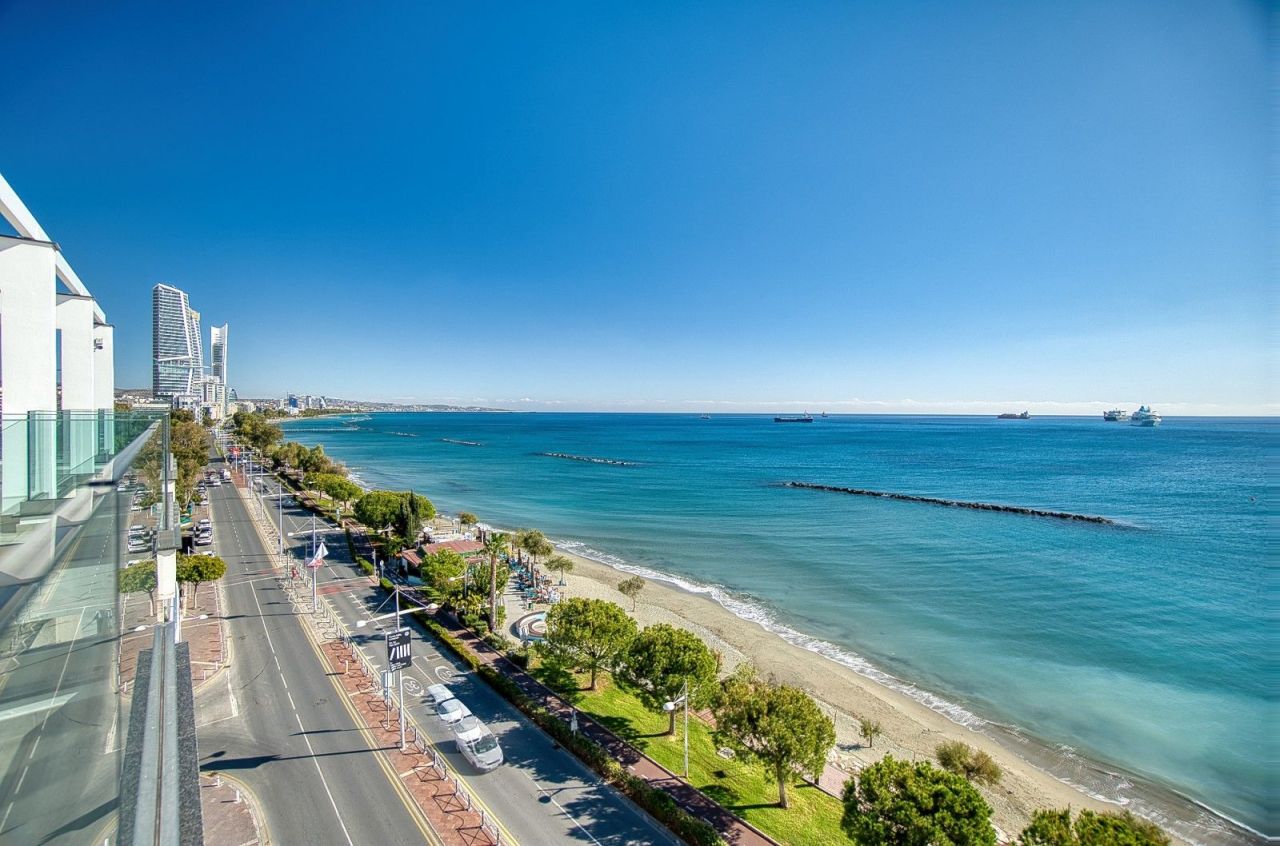 Penthouse in Limassol, Cyprus, 114 m² - picture 1