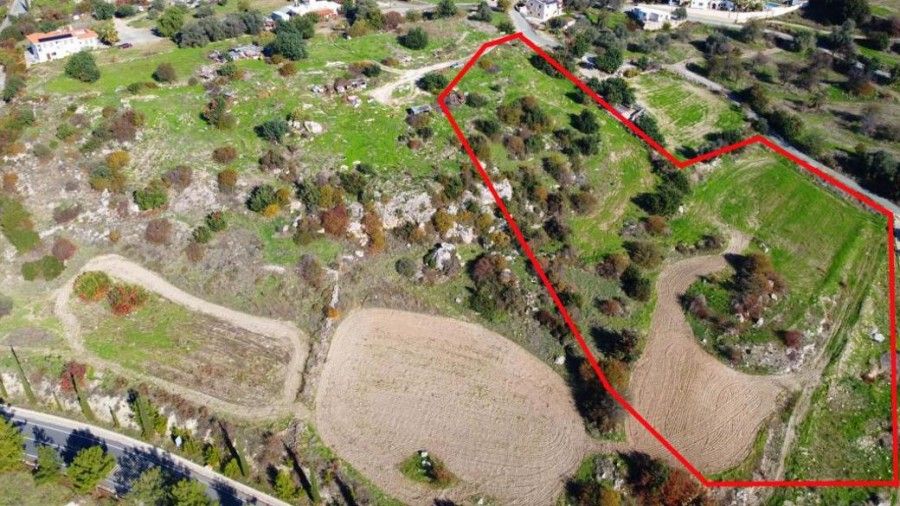 Terreno en Pafos, Chipre, 11 706 m² - imagen 1