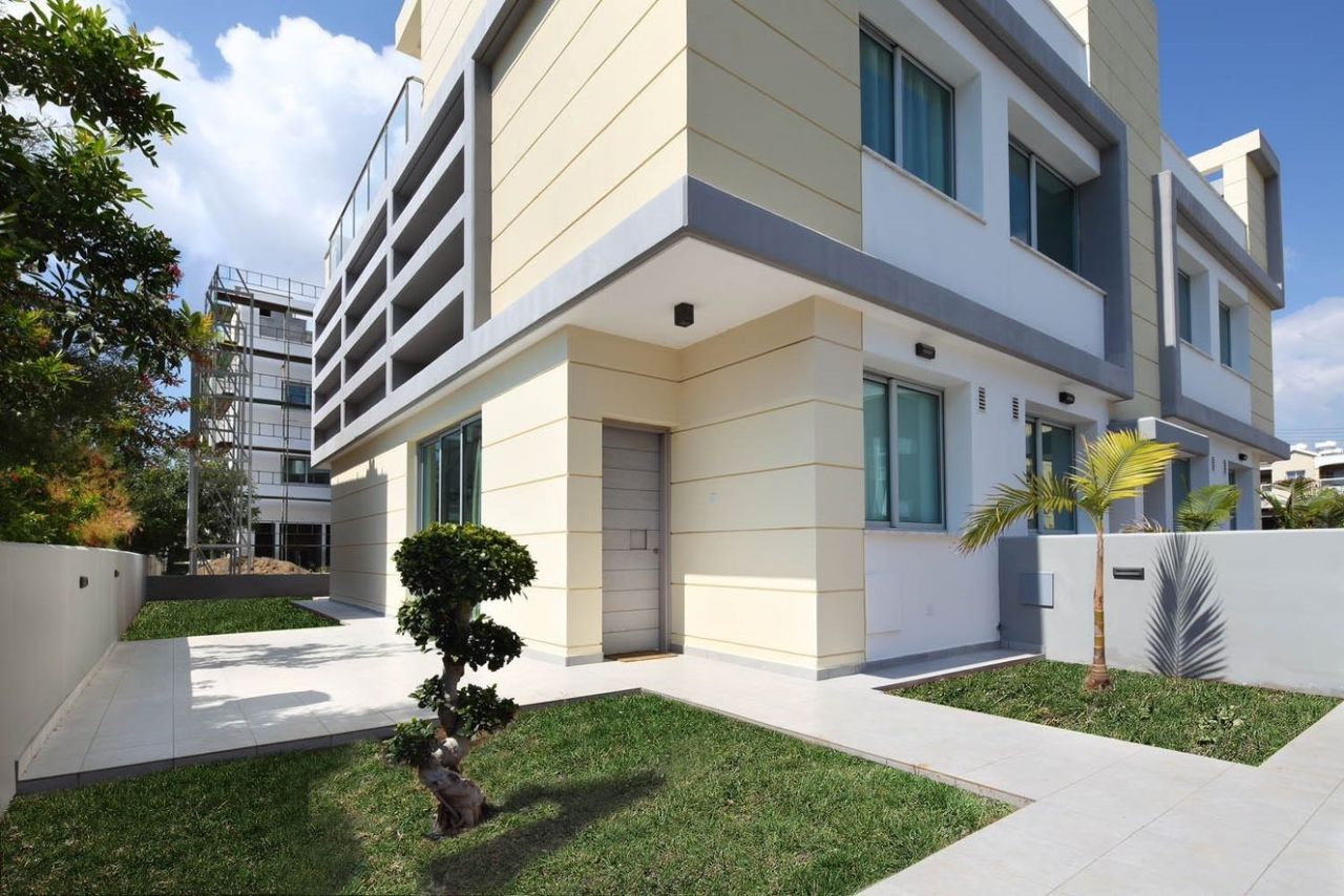 Casa adosada en Limasol, Chipre, 110 m² - imagen 1