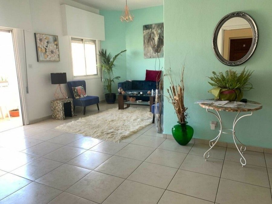 Commercial property in Larnaca, Cyprus, 720 m² - picture 1