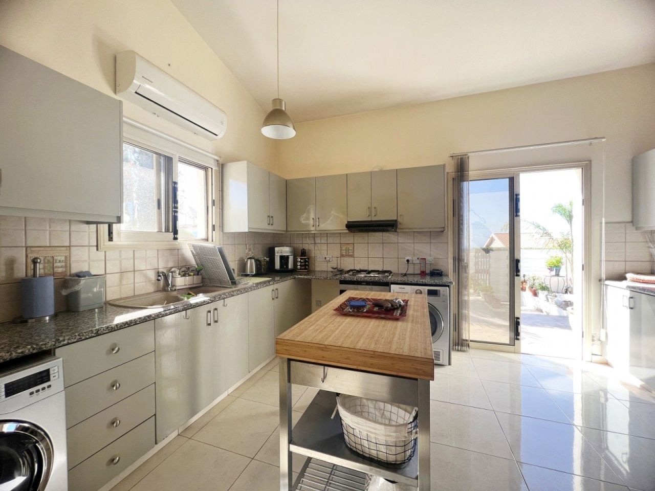 Villa à Limassol, Chypre, 179 m² - image 1