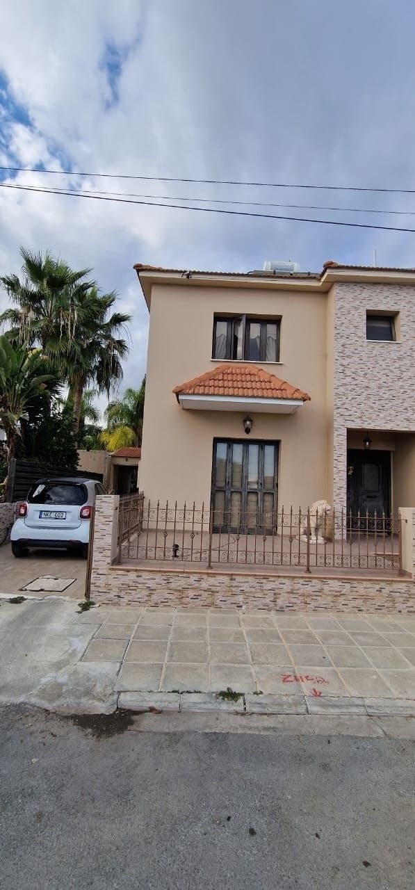 Townhouse in Larnaca, Cyprus, 220 m² - picture 1