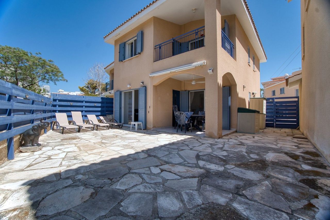 Villa en Pafos, Chipre, 147 m² - imagen 1