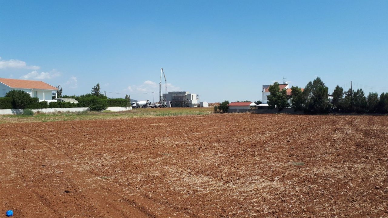 Terrain à Nicosie, Chypre, 1 600 m² - image 1