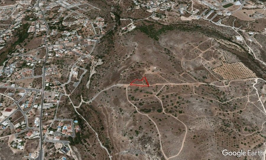 Grundstück in Paphos, Zypern, 3 345 m² - Foto 1