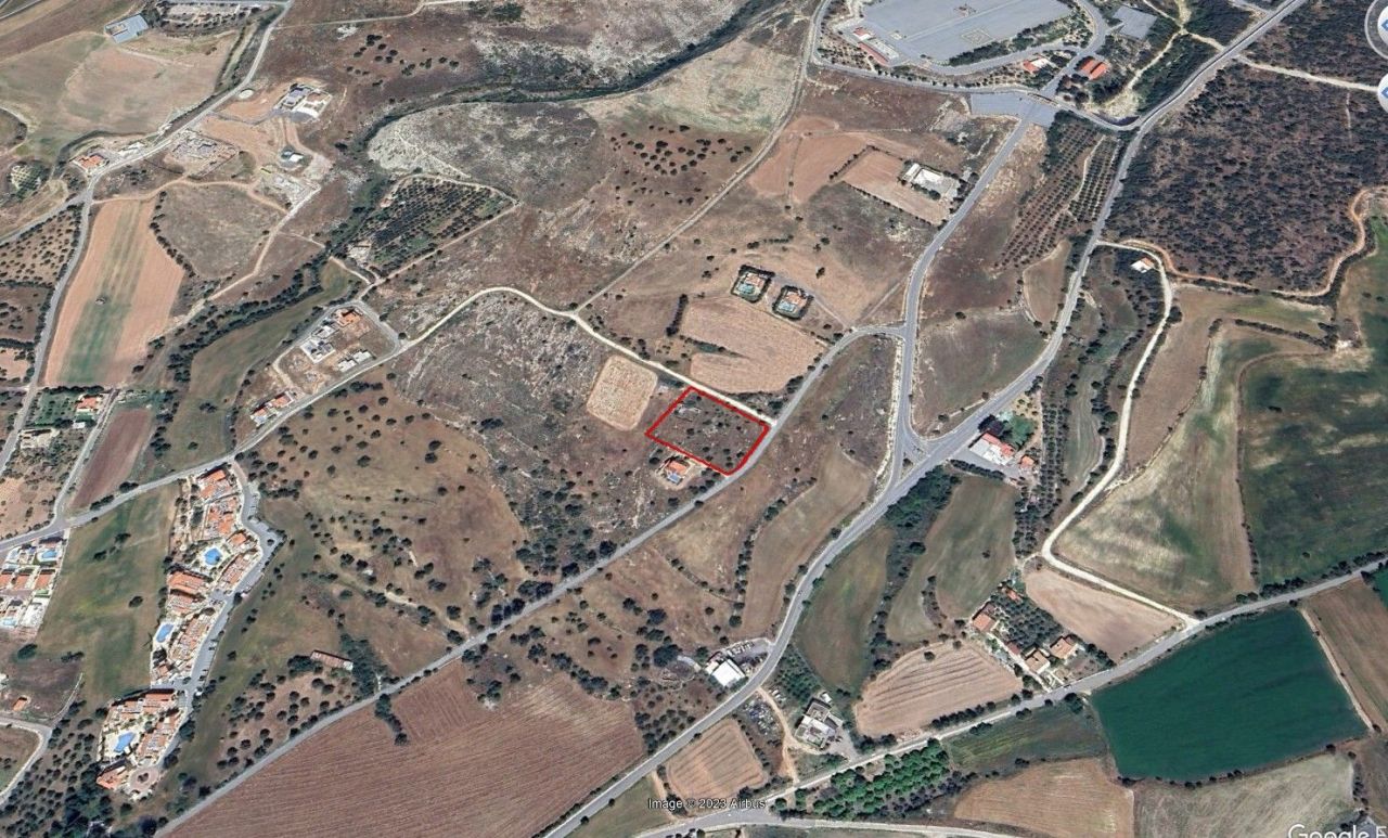 Grundstück in Paphos, Zypern, 4 651 m² - Foto 1