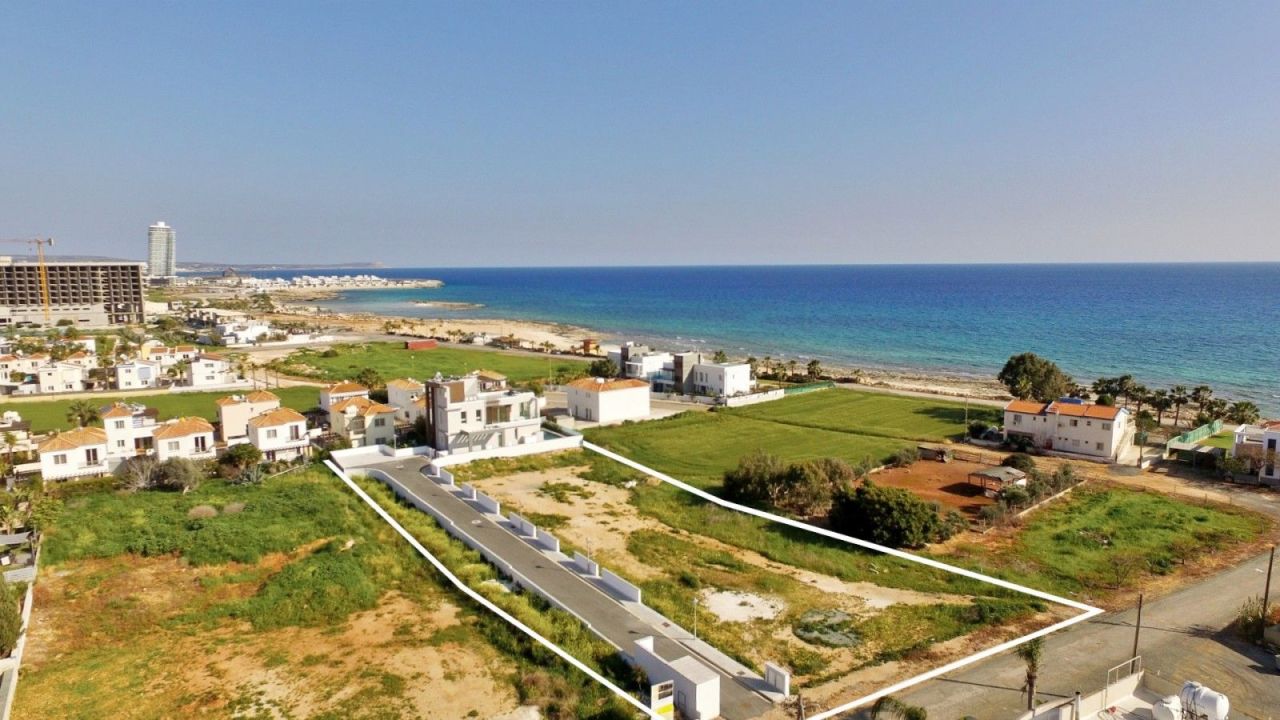 Land in Protaras, Cyprus, 1 884 m² - picture 1