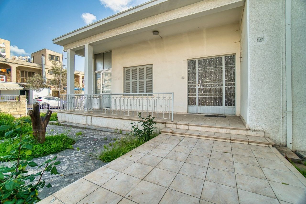 Bungalow en Pafos, Chipre, 130 m² - imagen 1