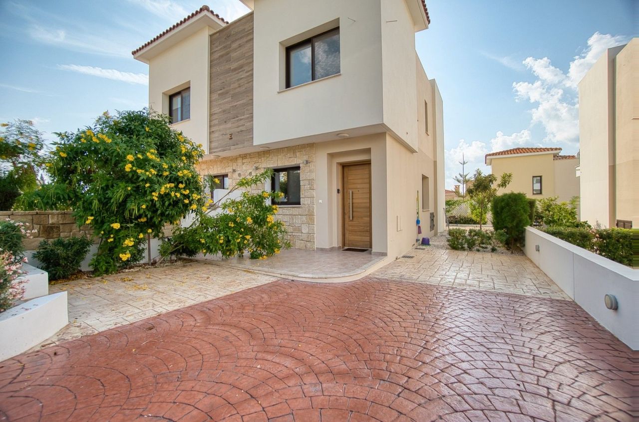Villa in Paphos, Cyprus, 113 m² - picture 1
