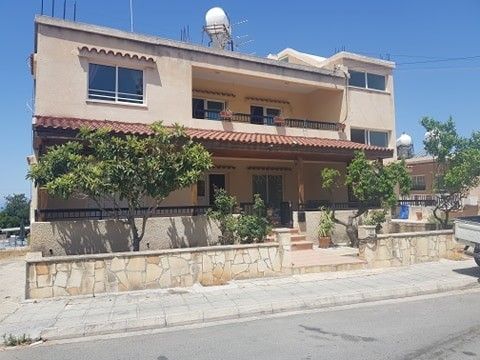 Apartment in Paphos, Cyprus, 220 m² - picture 1