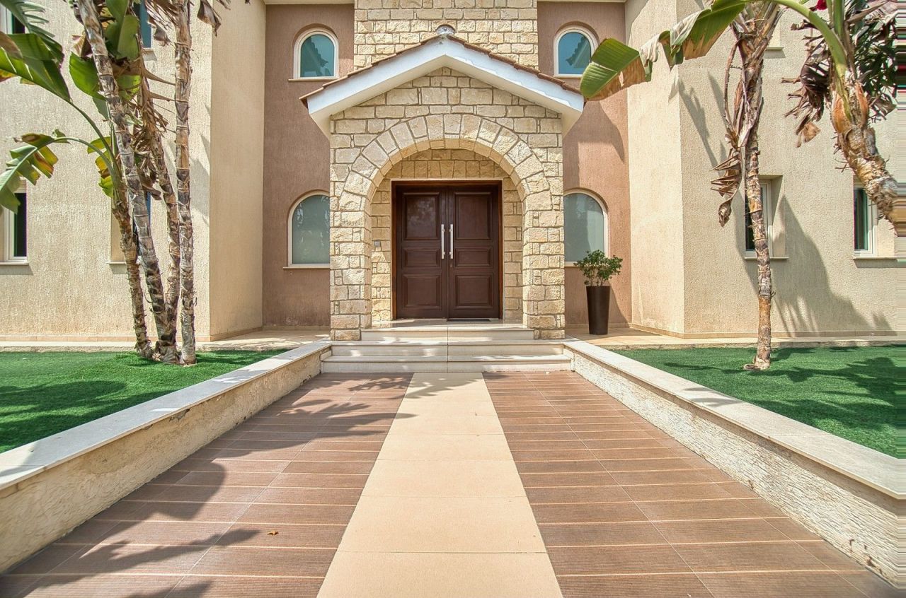 Villa à Paphos, Chypre, 370 m² - image 1