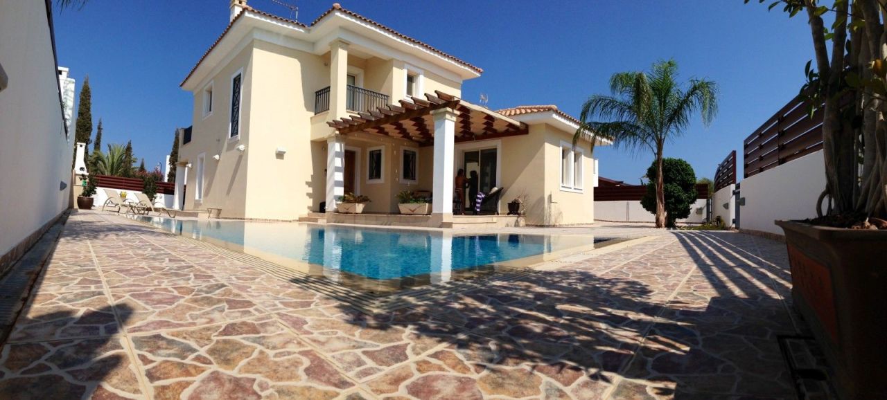 Villa in Larnaka, Zypern, 172 m² - Foto 1