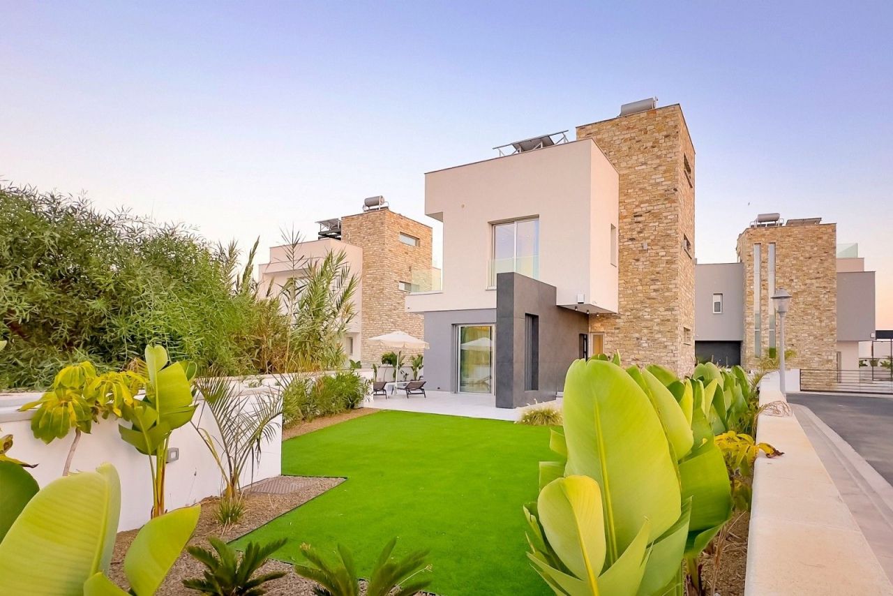 Villa in Protaras, Cyprus, 202 m² - picture 1