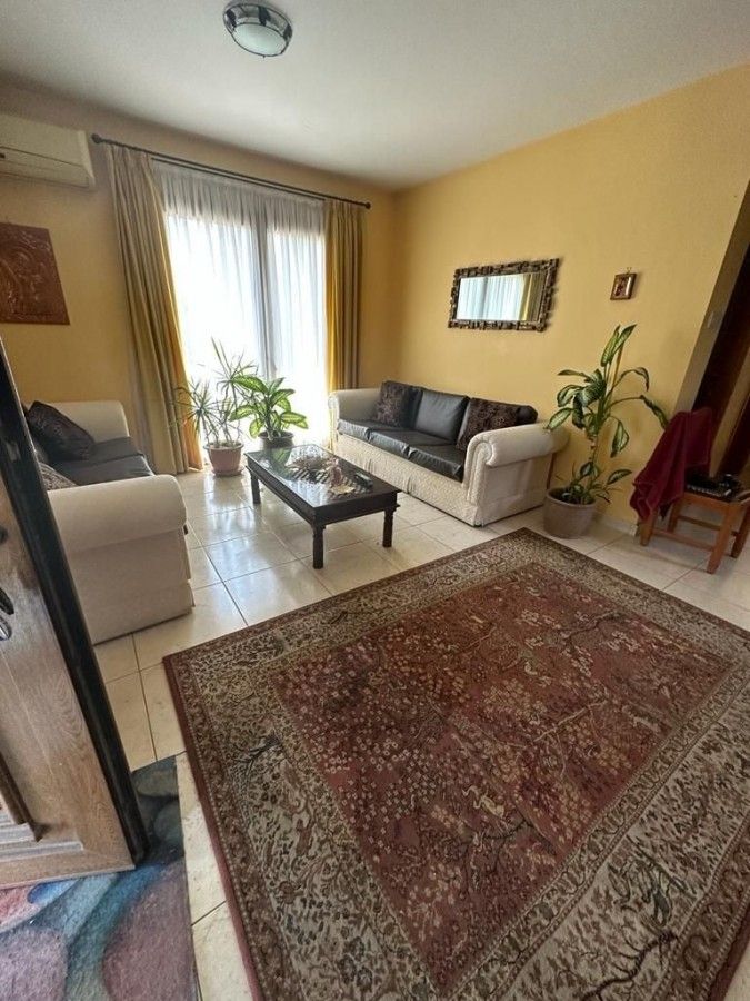 Villa in Larnaca, Cyprus, 345 m² - picture 1