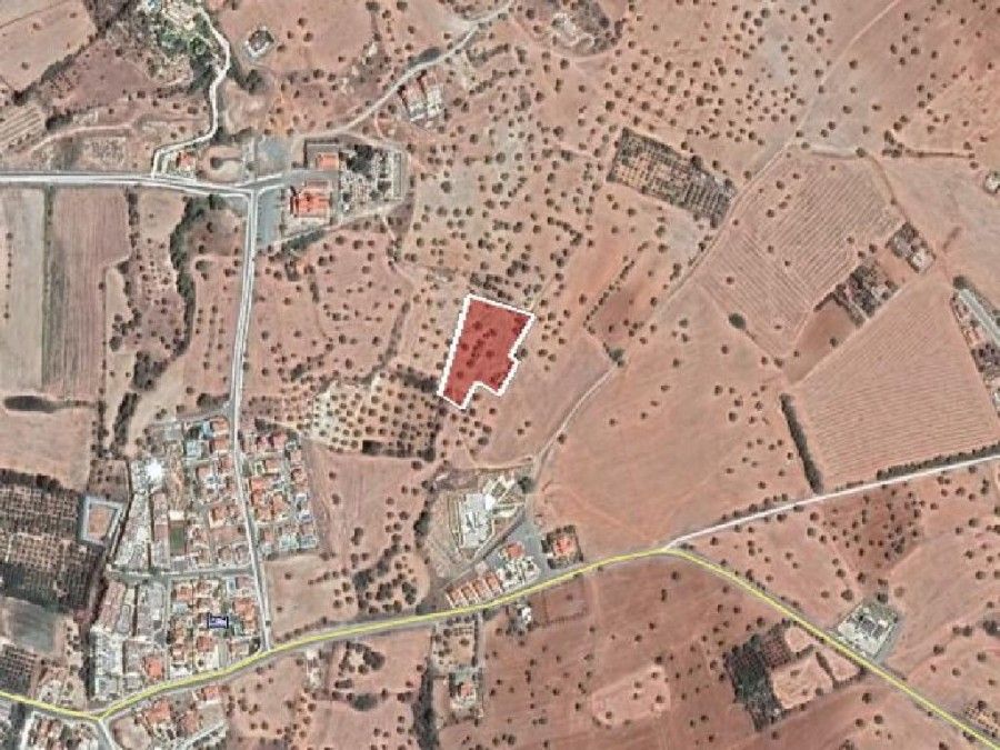 Land in Larnaca, Cyprus, 6 690 m² - picture 1