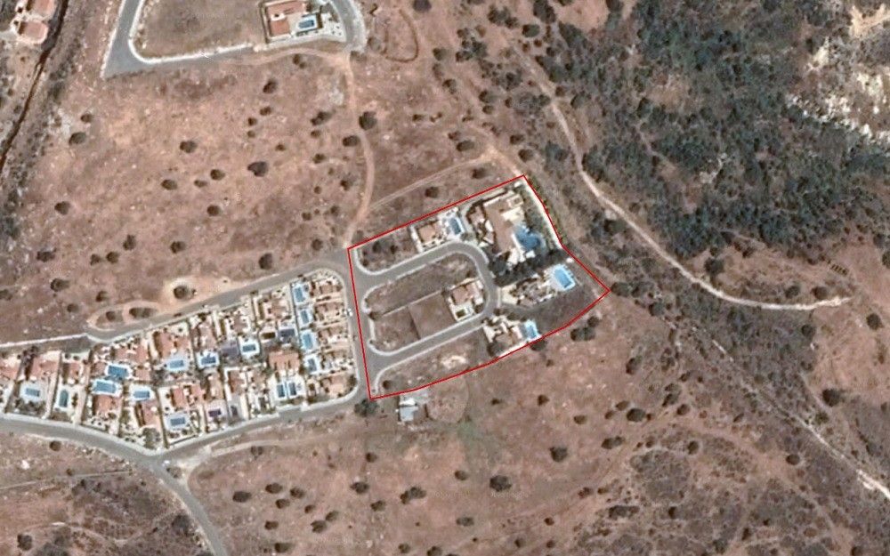 Terrain à Limassol, Chypre, 3 709 m² - image 1