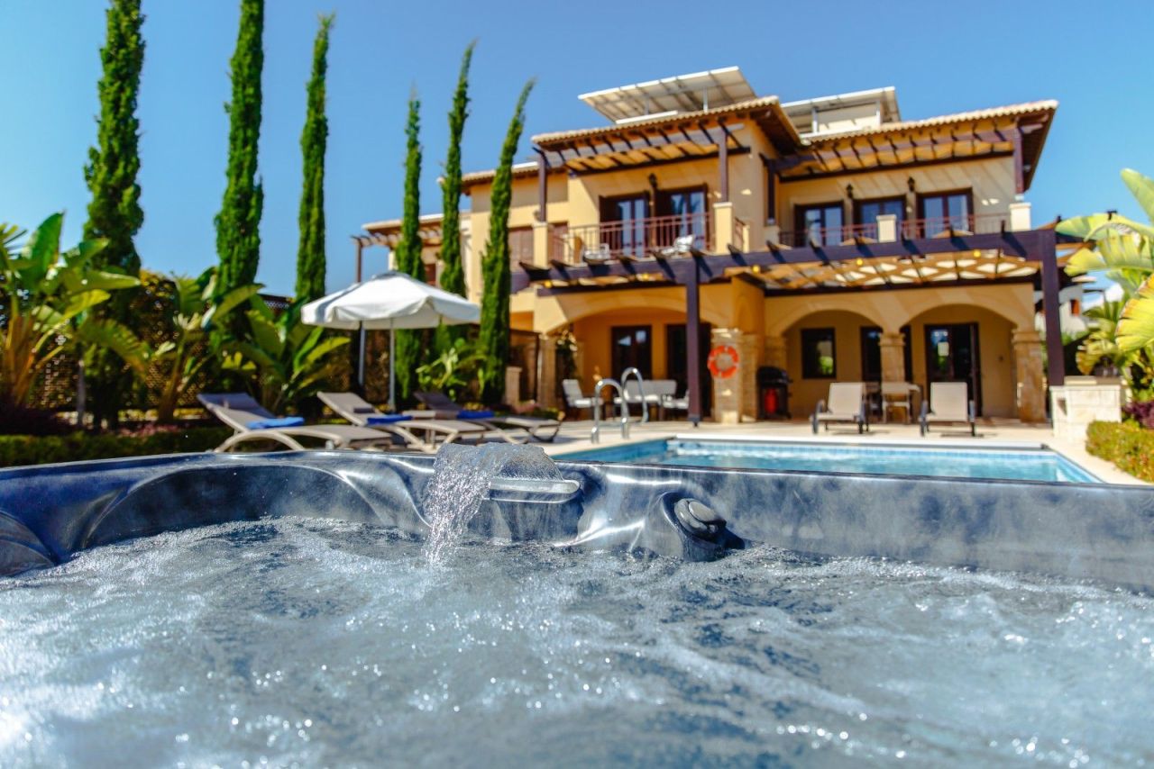 Villa in Paphos, Cyprus, 185 m² - picture 1