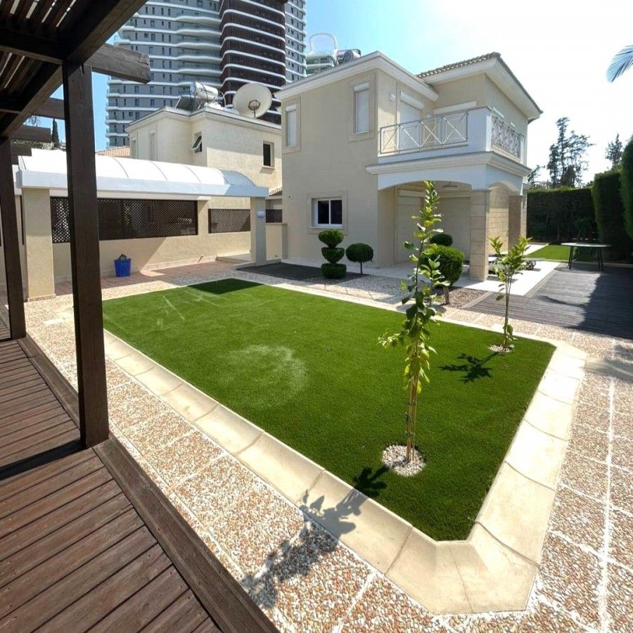 Villa in Limassol, Cyprus, 180 m² - picture 1