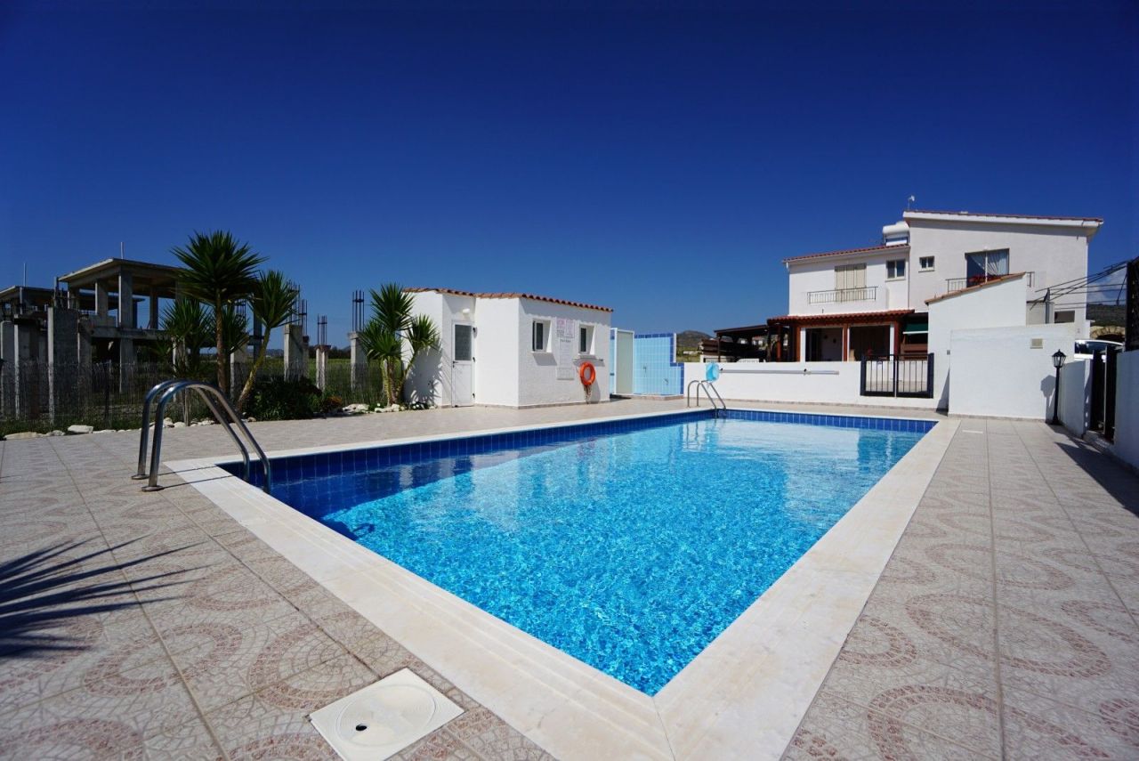 Villa in Paphos, Zypern, 90 m² - Foto 1