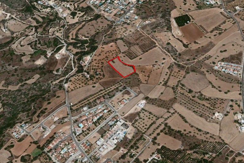 Grundstück in Paphos, Zypern, 8 696 m² - Foto 1