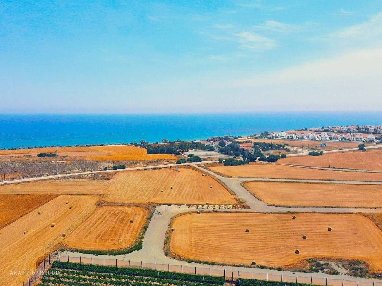 Terreno en Lárnaca, Chipre, 3 065 m² - imagen 1