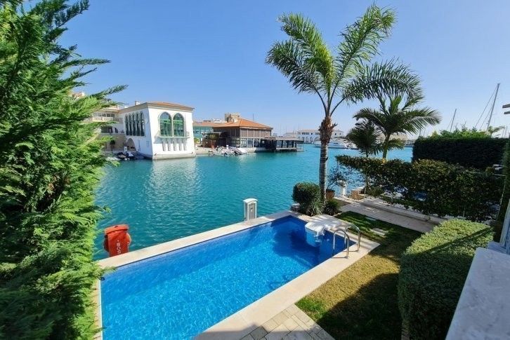 Villa en Limasol, Chipre, 243 m² - imagen 1