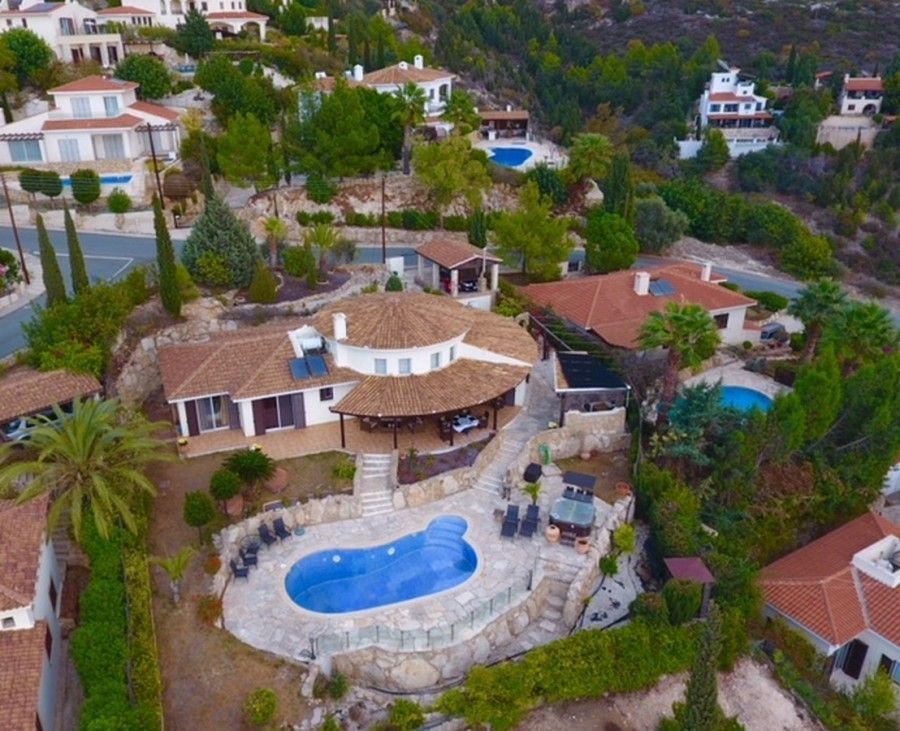 Bungalow in Paphos, Cyprus, 249 m² - picture 1