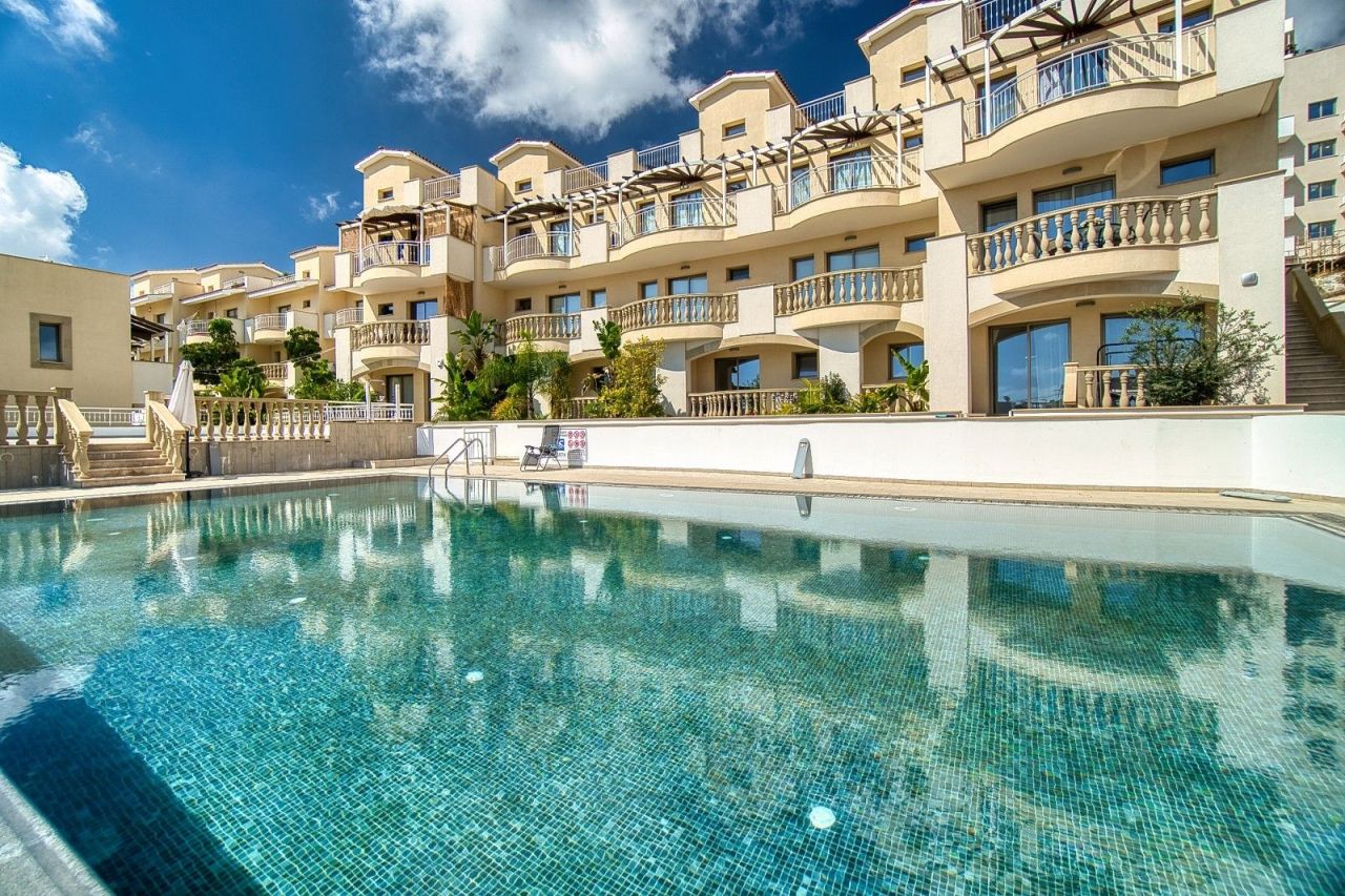 Casa adosada en Pafos, Chipre, 143 m² - imagen 1