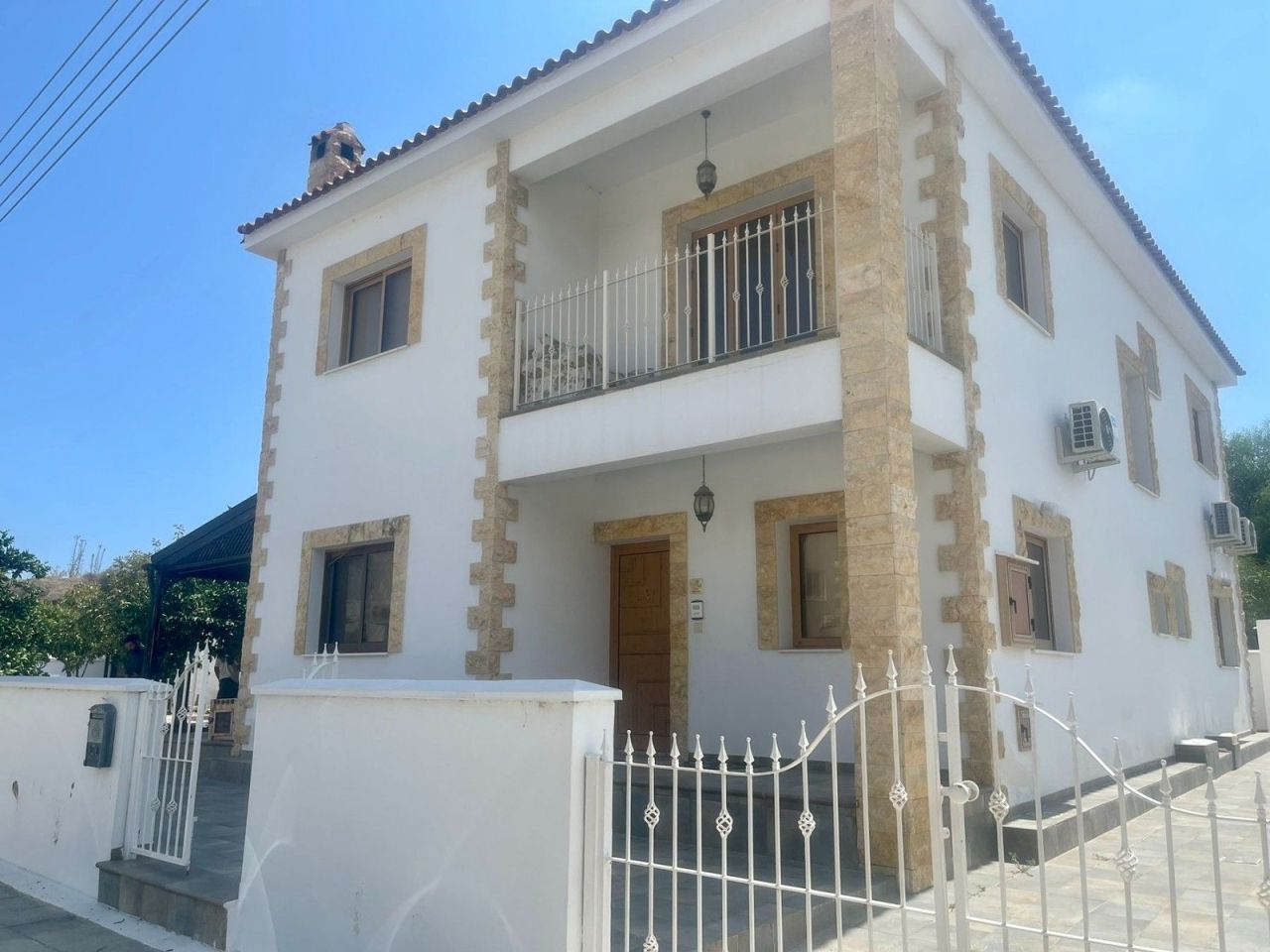 Villa en Lárnaca, Chipre, 220 m² - imagen 1