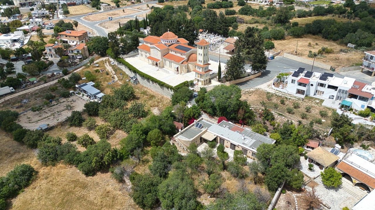 Bungalow in Paphos, Cyprus, 252 m² - picture 1