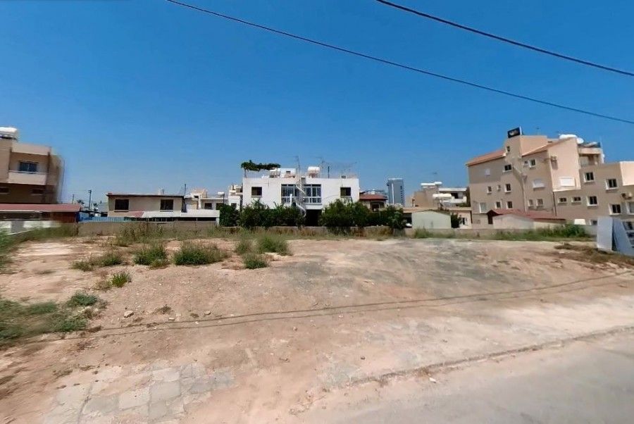 Terrain à Larnaca, Chypre, 825 m² - image 1