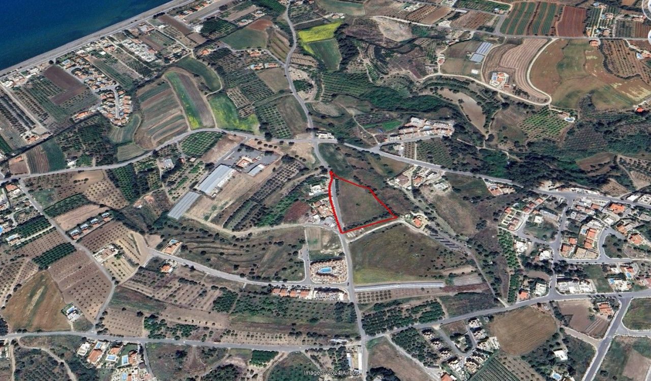 Grundstück in Paphos, Zypern, 8 027 m² - Foto 1