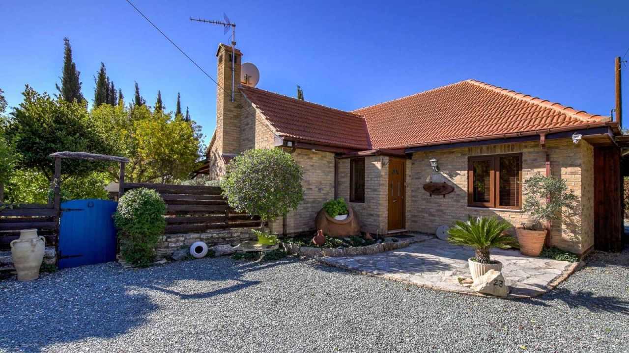 Bungalow en Limasol, Chipre, 110 m² - imagen 1