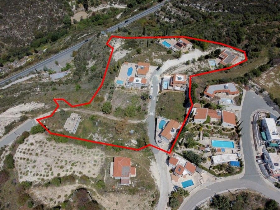 Terrain à Paphos, Chypre, 14 047 m² - image 1