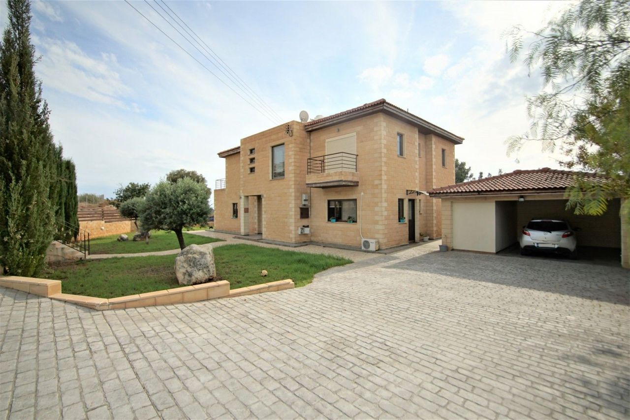 Villa in Limassol, Cyprus, 275 m² - picture 1