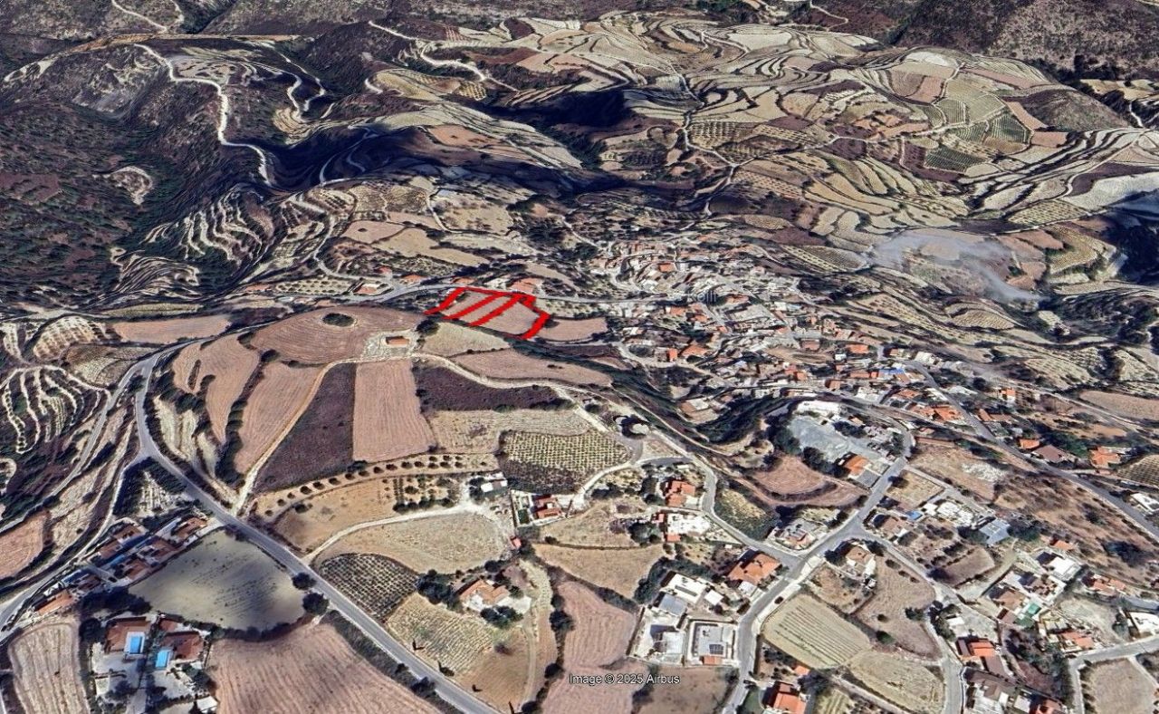 Terreno en Pafos, Chipre, 4 339 m² - imagen 1