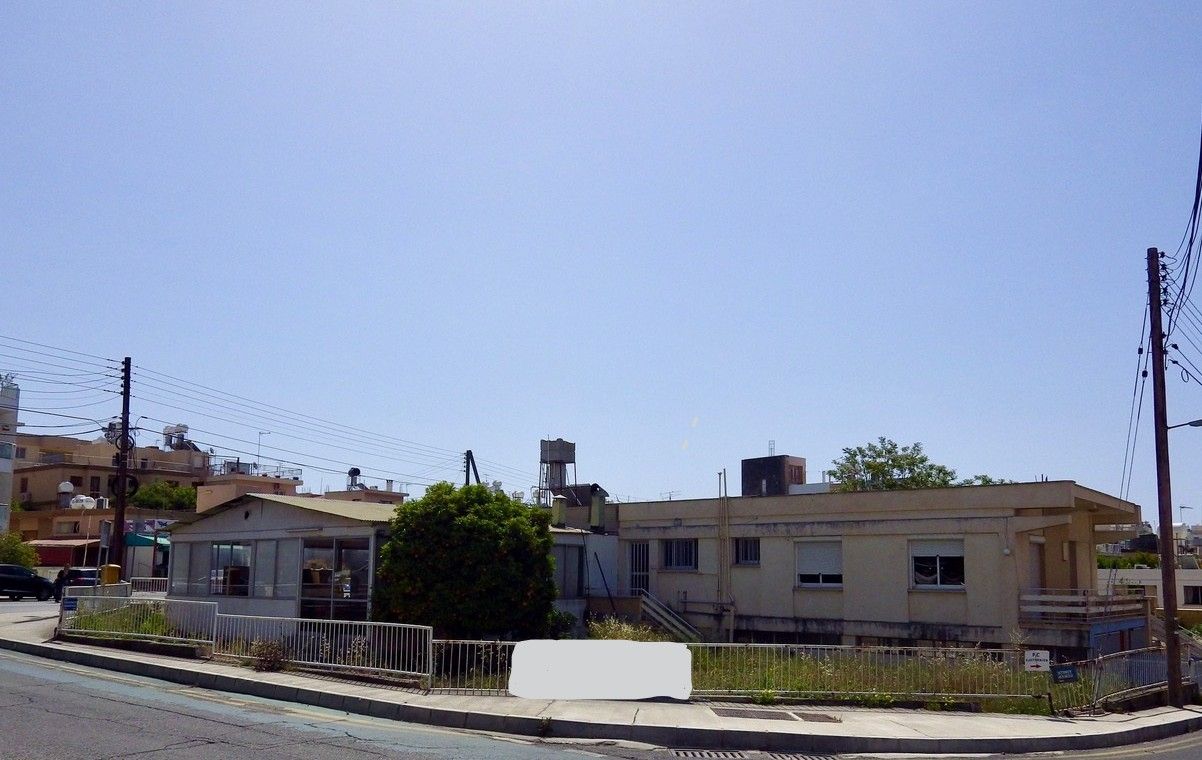 Land in Limassol, Cyprus, 738 m² - picture 1