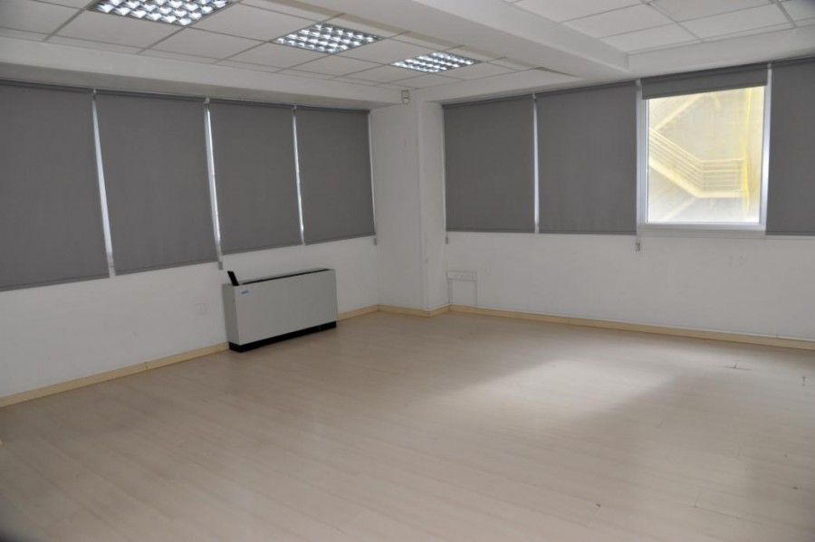 Oficina en Nicosia, Chipre, 203 m² - imagen 1