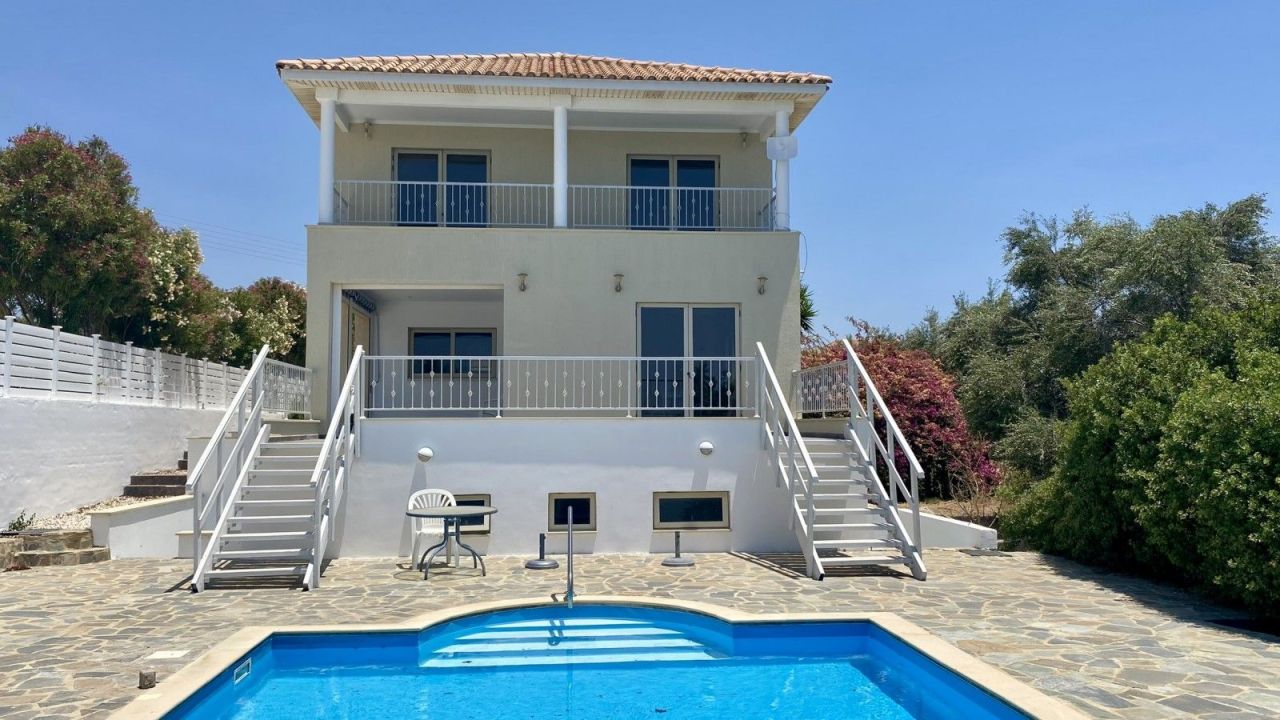 Villa in Paphos, Cyprus, 218 m² - picture 1
