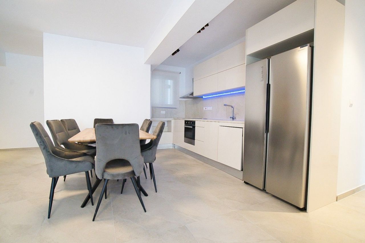 Apartment in Limassol, Cyprus, 125 m² - picture 1