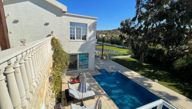 Villa à Limassol, Chypre, 200 m² - image 1