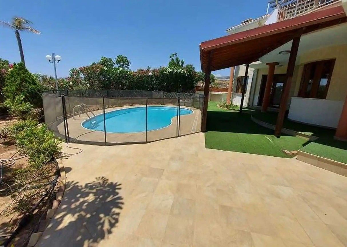 Villa à Limassol, Chypre, 335 m² - image 1