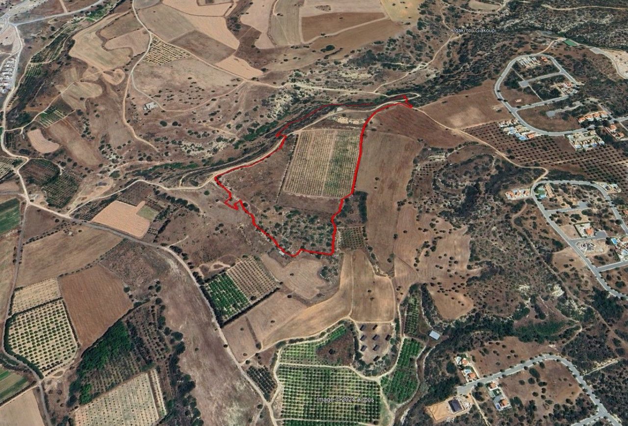 Grundstück in Paphos, Zypern, 103 346 m² - Foto 1