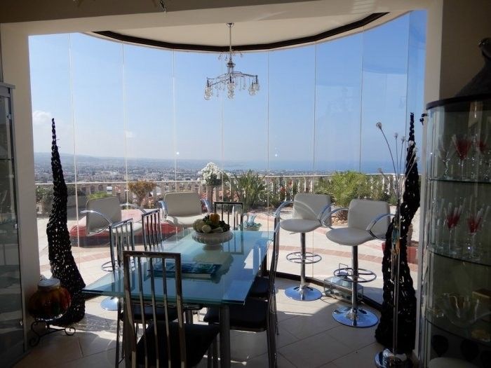 Villa in Paphos, Cyprus, 299 m² - picture 1
