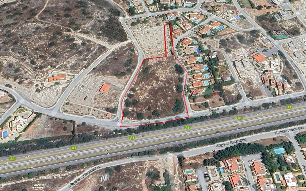 Grundstück in Limassol, Zypern, 11 387 m² - Foto 1