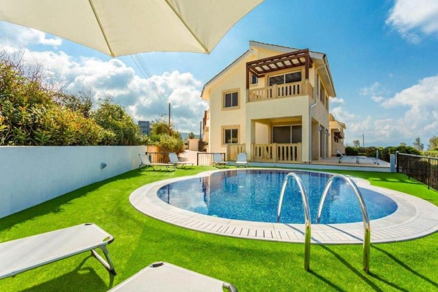 Commercial property in Paphos, Cyprus - picture 1