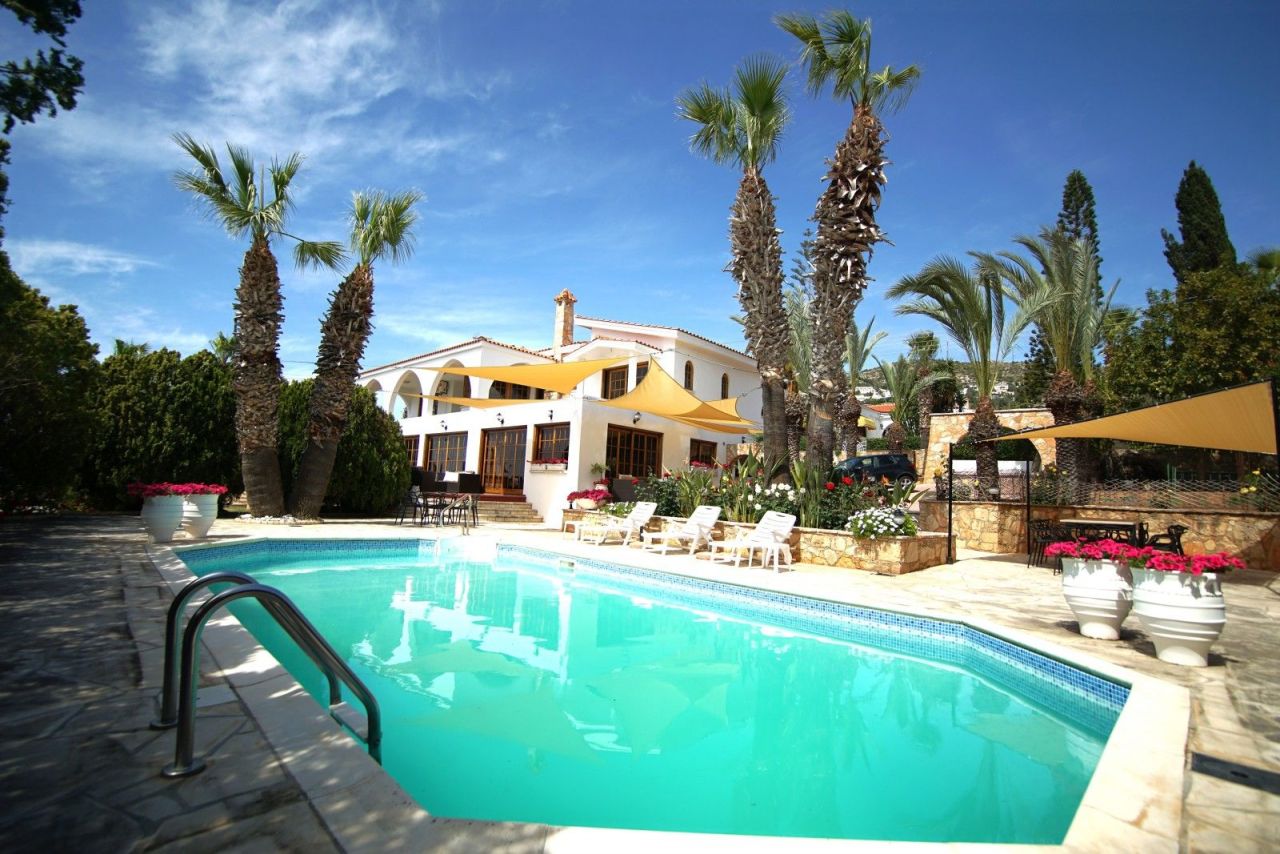 Villa a Paphos, Cipro, 476 m² - foto 1